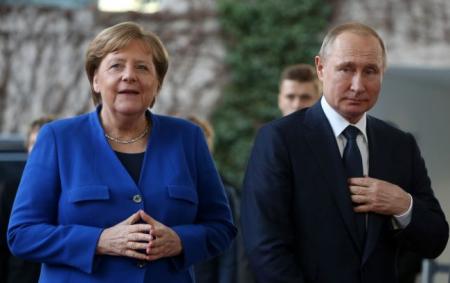 У Бундестазі заявили, що Меркель відповідальна за вторгнення Путіна в Україну