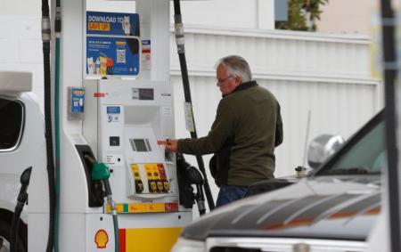Падіння цін на бензин припинилося, дизель та автогаз дешевшають на АЗС