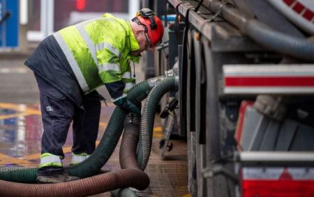 Бензин, дизель і автогаз подешевшали за травень: які ціни на АЗС в Україні