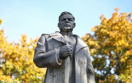 Мінкульт рекомендував демонтувати пам'ятник Ватутіну в Києві
