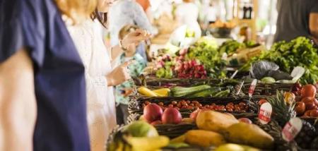 people-buying-vegetable-stall-market_19.05.25_1