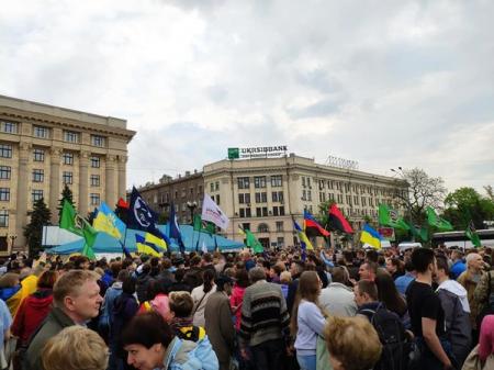 В Харькове митинг против сноса палатки волонтеров