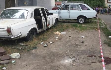 На улицах Киева выявили более 630 брошенных авто