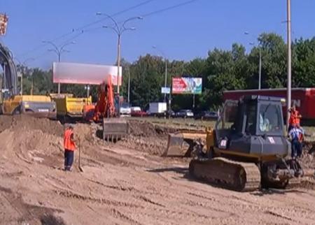 Три участка Кольцевой дороги в Киеве перекрыли на ремонт 