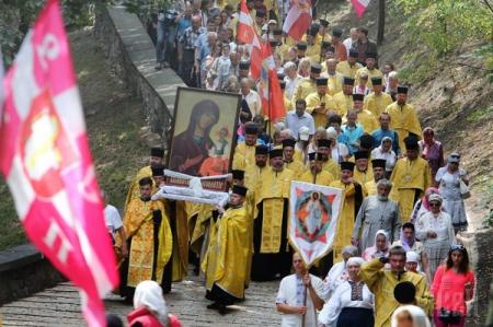 В Киеве из-за крестных ходов ограничат движение транспорта 