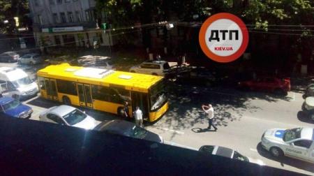 В Киеве водитель автобуса умер за рулем 