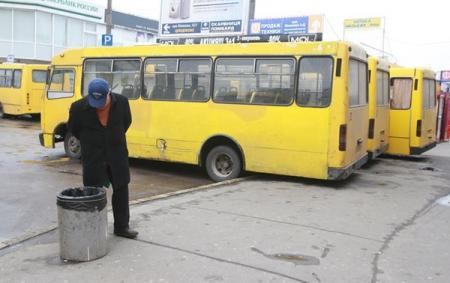 В Киеве нашли десять нелегальных автобусных перевозчиков 