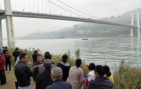 В Китае автобус упал в реку: есть жертвы