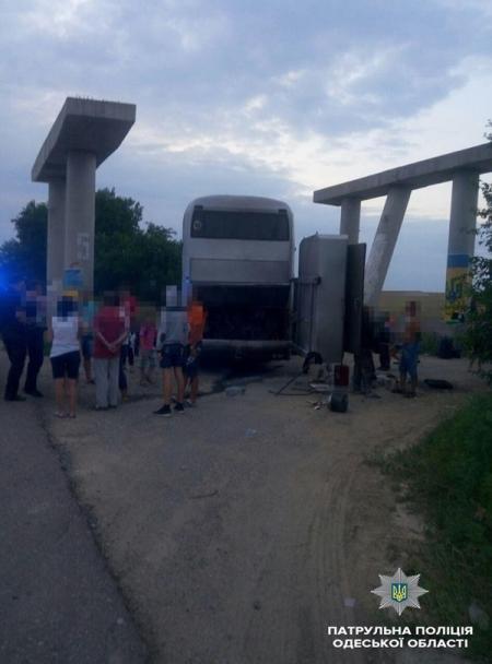 В Одесской области загорелся автобус с 57 детьми 