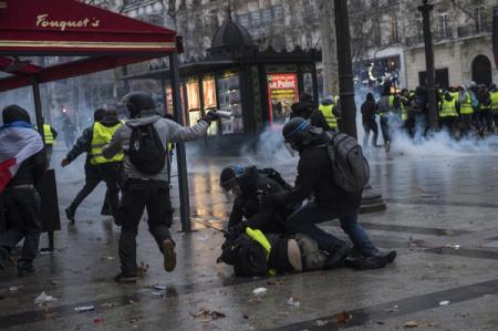Число задержанных в Париже достигло 1550 человек