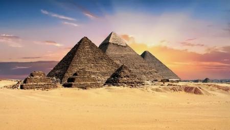 Почему древнеегипетские фараоны перестали строить пирамиды? 