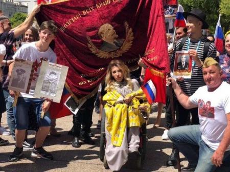 Россияне прошлись по улицам Лиссабона с флагами ЛДНР 