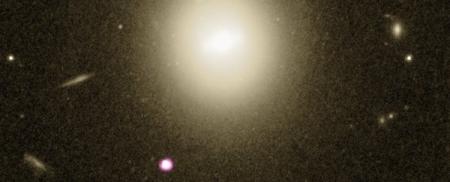 Неуловимая черная дыра с недостающим звеном пожирает звезду 