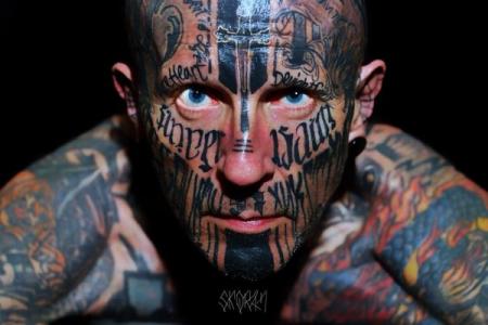 В Киев едет самый татуированный человек в мире 