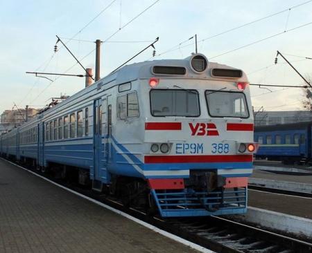 Пригородные поезда являются убыточными на 900% - Укрзализныця