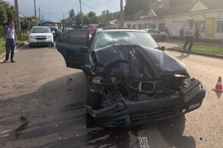 В Черкассах на пешеходном переходе авто насмерть сбило семью полицейского 