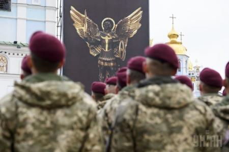 В Украине сегодня чтят память павших десантников 