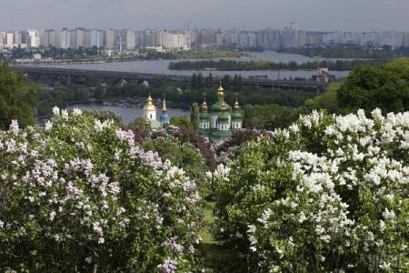 Погода на выходные в Украине: жара спадет, местами дождь 