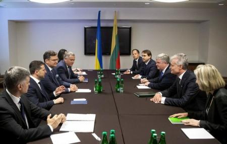 Мы делаем это для себя: Зеленский обсудил реформы с главой Литвы 