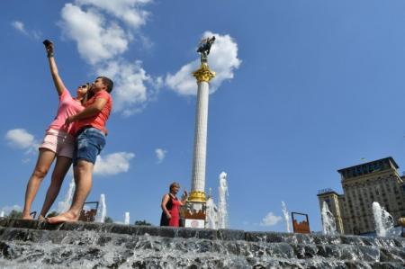 Грозы, шквалы и +34°: чего ждать Украине до выходных