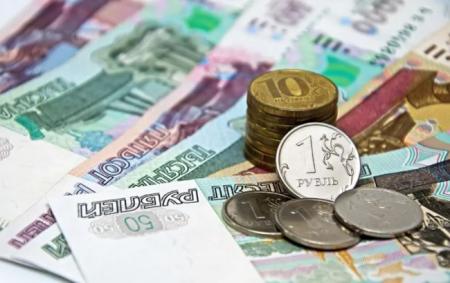 На російському ринку новий обвал: під загрозою санкцій падають рубль і фондові індекси