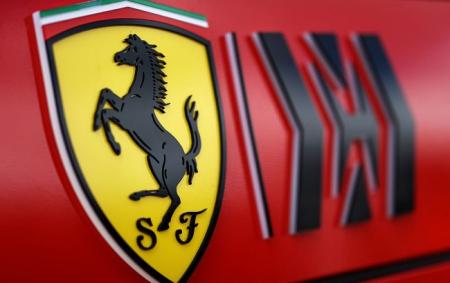 Ferrari призупиняє виробництво автомобілів для РФ і жертвує 1 млн євро Україні