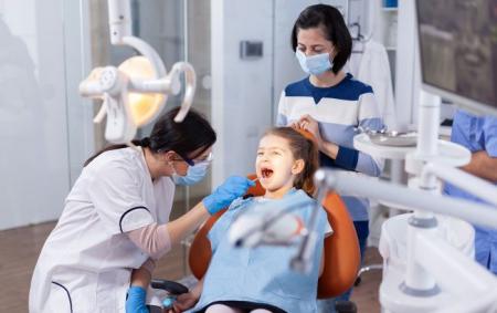 Популярна послуга дитячого стоматолога виявилася зовсім непотрібною: не витрачайте гроші