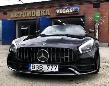 В Украине засветился безумно дорогой Mercedes-Benz на литовских номерах