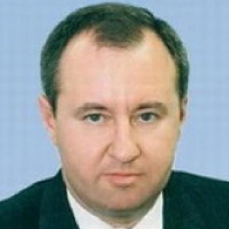 Колишнього депутата Ради тягнуть в суд за побиття даїшника