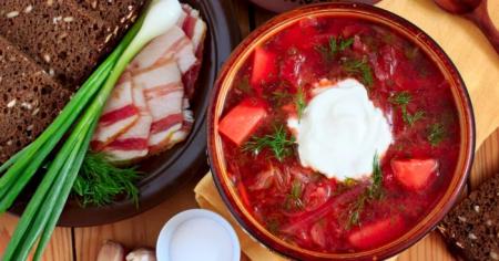 Що спочатку треба класти в борщ — картоплю чи капусту: досвідчені кулінари дали остаточну відповідь