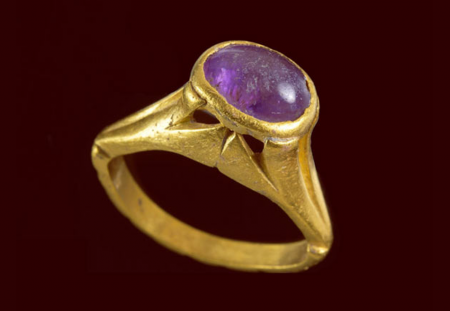 В Израиле нашли древнее кольцо от похмелья