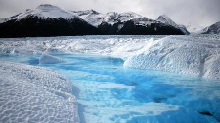 В Антарктиде обнаружили активные озера под ледниками: что это значит