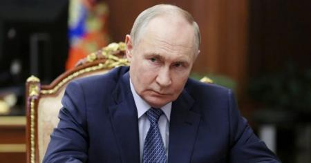 Путін в істериці через парад, а пропагандисти 
