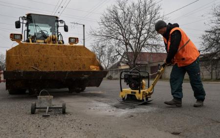 _dorogi_tehnika__asfalt_yamkoviy_remont_gettyimages_2202594594_d0db39c1c27_26.04.26