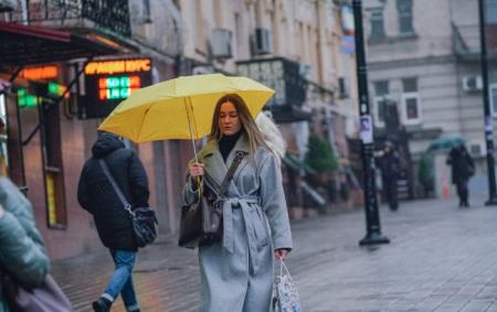 _pogoda_parasolka_zhinka__foto__igor_kuznetsov__rbk_ukrayina_d_20.04.26