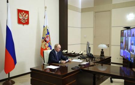 _putin_kabinet__gettyimages_2170637551_06c7c6_19.05.26