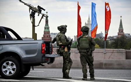 _sluzhba_ohoroni_fso_patrul_tsentr_moskva_parad_den_peremogi_kremlem__gettyi_19.05.26