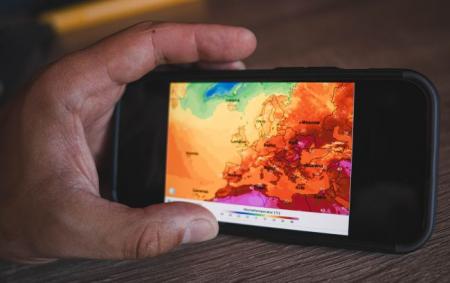 _speka_tsiklon_karta_lito_zhara_visoka_temperatura_telefon_v_rutsi_z_kartoyu_g_16.04.26