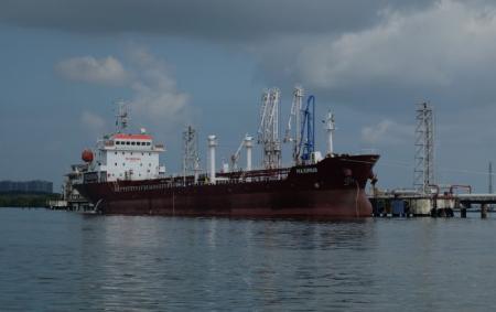 _tanker_maximus_indiya_gettyimages_630008590_c7251e10d6accc3b_14.05.26