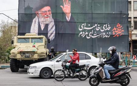 _tegeran_portret_ali_hameneyi_viyskove_avto_doroga_31_bereznya_2026_ge_07.04.26