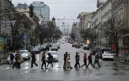 _vesna_zima_osin_pishohodi_pishohidniy_perehid__zebra_kiyiv_pogoda_vesna_hmarno_d_07.04.26