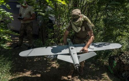 _viyskovi___bezpilotnik____leleka_100__napryamok_chasiv_yar_donetska_oblast_lito__2024_r_gettyimages_2156415088_c0be7318954e5e9b9c893948_21.6.26