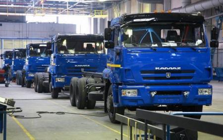 Російський автогігант почав масові звільнення через збитки