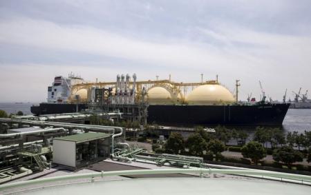 lng_tanker_terminal_gettyimages_960846112_d69cf510ea8_15.05.26