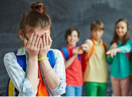 Буллинг в школах: МОН советует, что делать родителям и детям