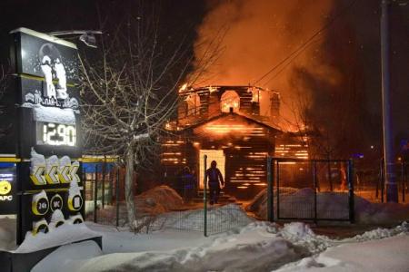 В Киеве сгорела деревянная церковь УПЦ КП