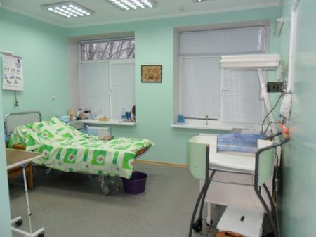 В Сумах работников роддома госпитализировали с подозрением на корь