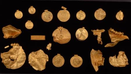 В Ютландии нашли клад золотых медальонов, посвященных богу Одину