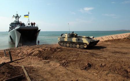 Украинские военные провели масштабные учения на Азове