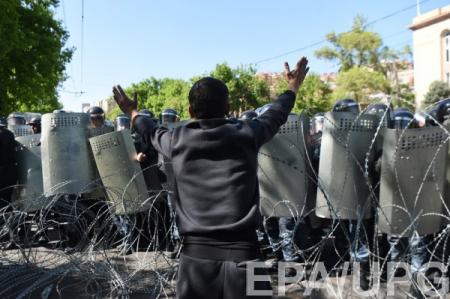 В Ереване оппозиция объявила 